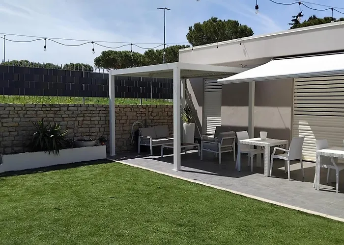 לינה וארוחת בוקר Bellatmosfera 4*